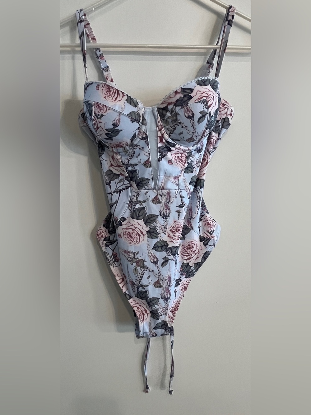 NWT Women’s size small medium cup TA3 Floral Print One-Piece Swimsuit